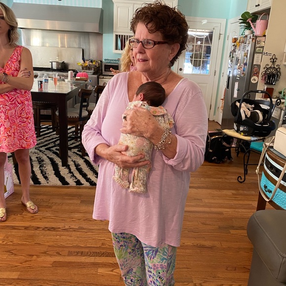 Meet your Posher, Jennie - Picture 2 of 2